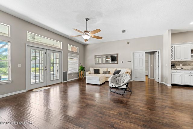 6352 LAKE PLANTATION Drive, Jacksonville, FL 32244