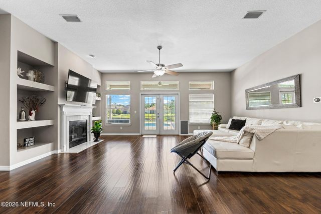 6352 LAKE PLANTATION Drive, Jacksonville, FL 32244
