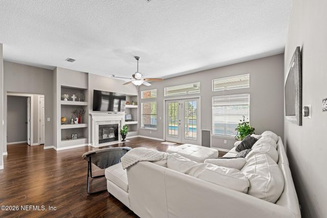 6352 LAKE PLANTATION Drive, Jacksonville, FL 32244