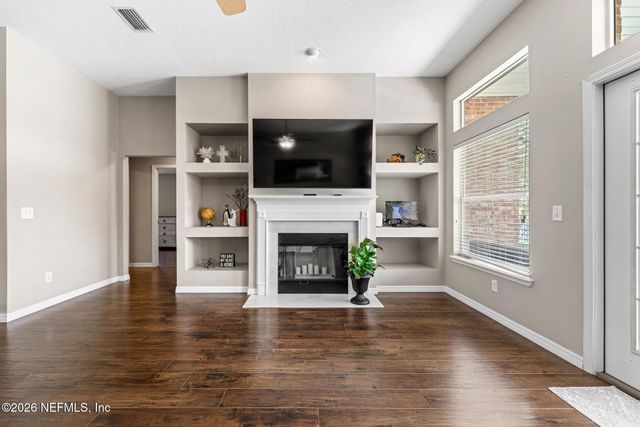 6352 LAKE PLANTATION Drive, Jacksonville, FL 32244