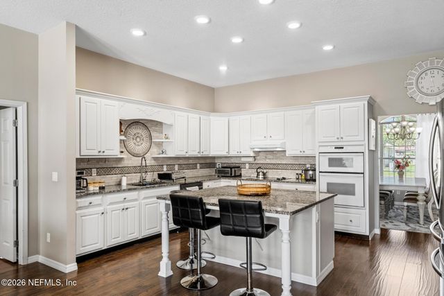 6352 LAKE PLANTATION Drive, Jacksonville, FL 32244