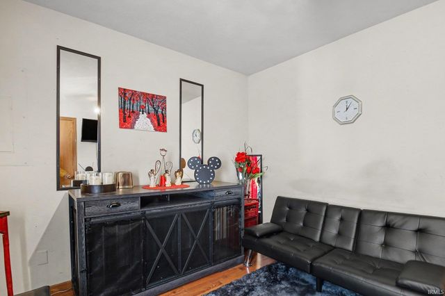 2432 Linden Avenue, South Bend, IN 46628