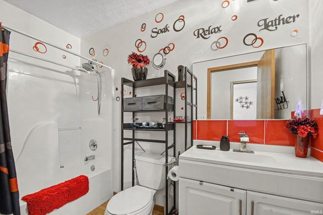 2432 Linden Avenue, South Bend, IN 46628