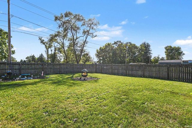2432 Linden Avenue, South Bend, IN 46628