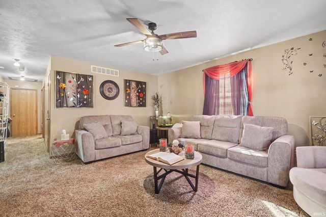 2432 Linden Avenue, South Bend, IN 46628
