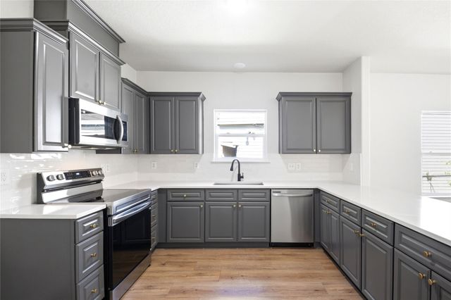 424 5th Avenue N, Texas City, TX 77590