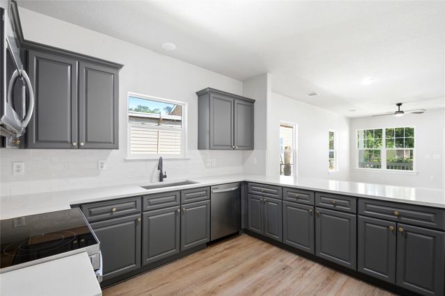 424 5th Avenue N, Texas City, TX 77590