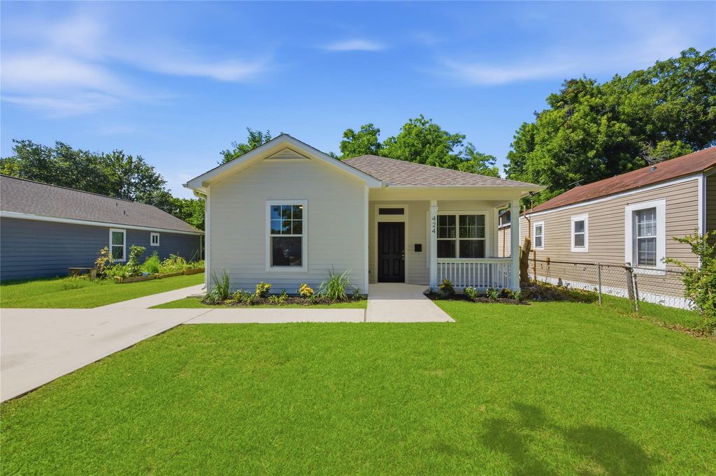 424 5th Avenue N, Texas City, TX 77590