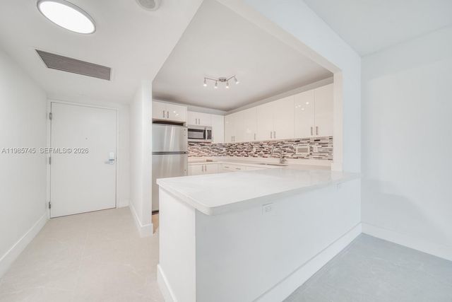 2301 Collins Avenue 311, Miami Beach, FL 33139