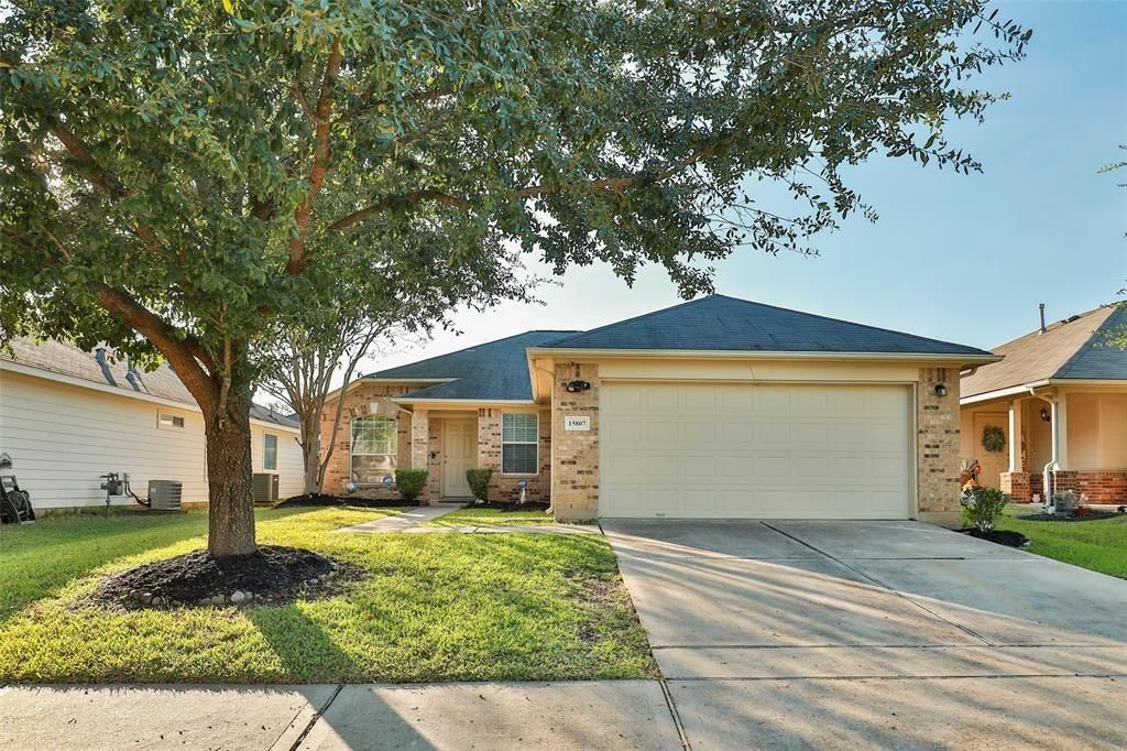 15807 Sarasam Creek Court, Cypress, TX 77429