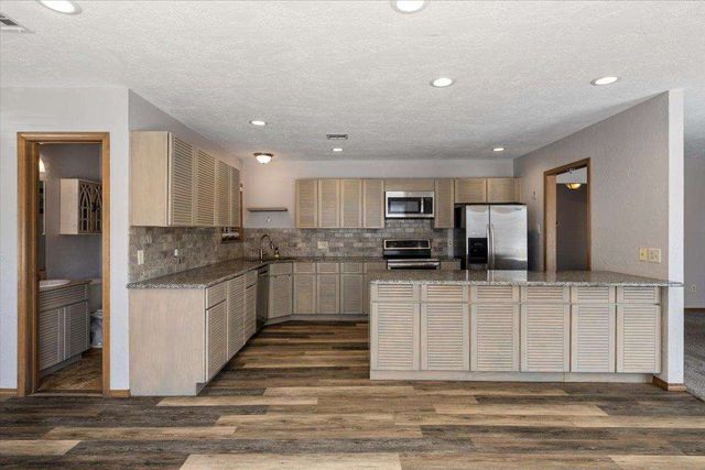 1006 NW 15th St, Lawton, OK 73507