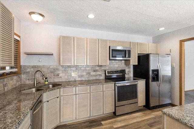 1006 NW 15th St, Lawton, OK 73507