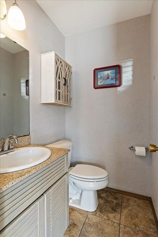 1006 NW 15th St, Lawton, OK 73507