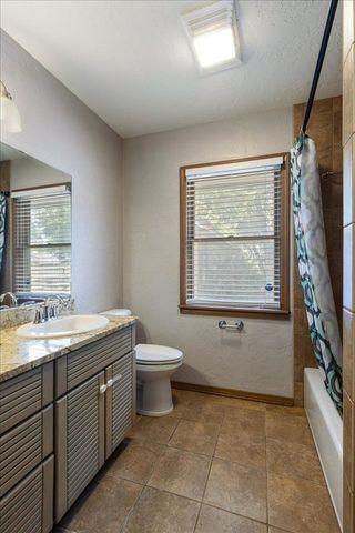 1006 NW 15th St, Lawton, OK 73507