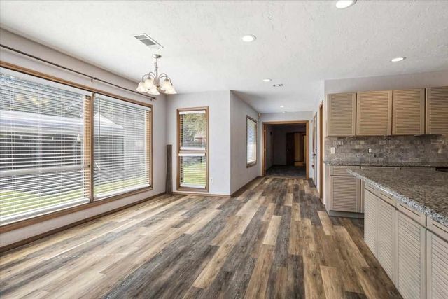 1006 NW 15th St, Lawton, OK 73507