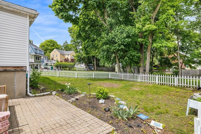 47 Essex St, Medford, MA 02155