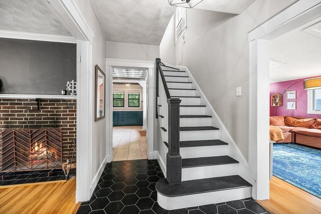 47 Essex St, Medford, MA 02155