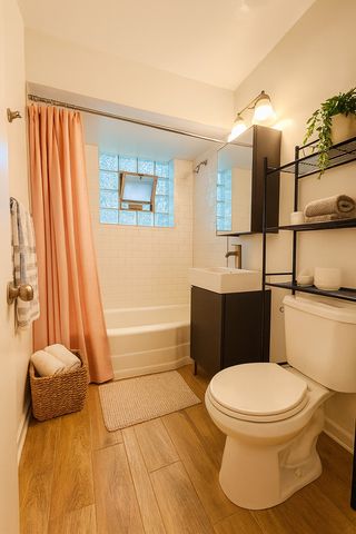 938 Ontario Street 11, Oak Park, IL 60302