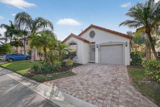 1095 Via Jardin, Riviera Beach, FL 33418