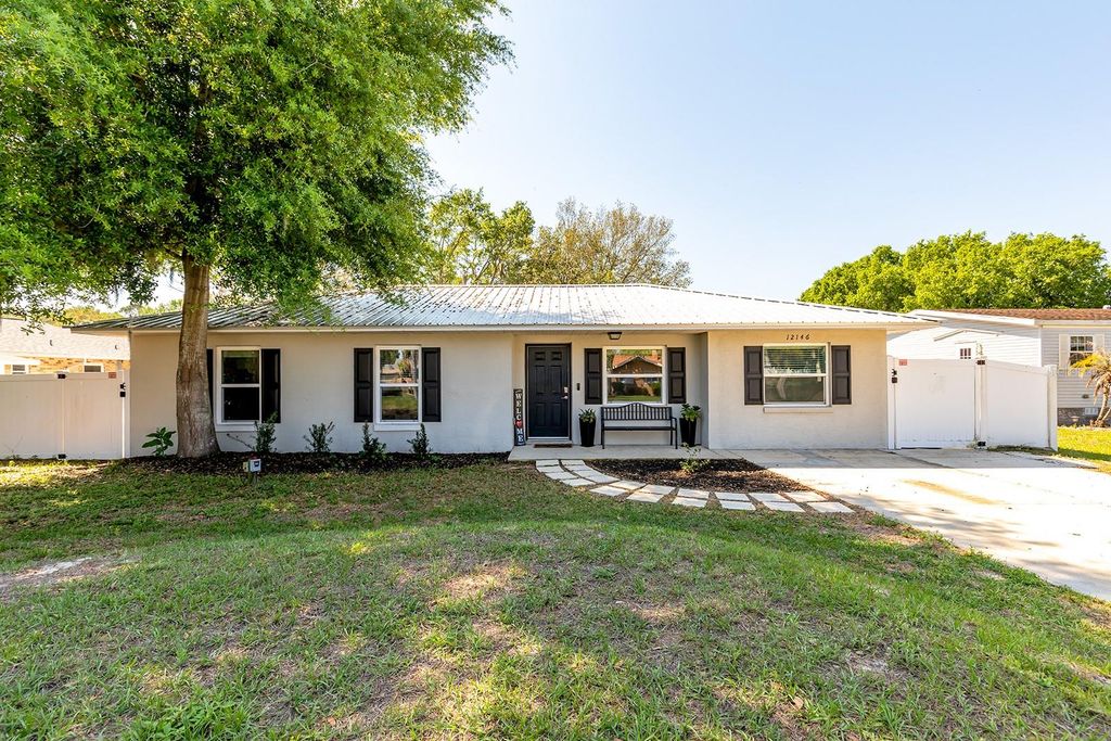 12146 VIRGINIA DRIVE, Leesburg, FL 34788