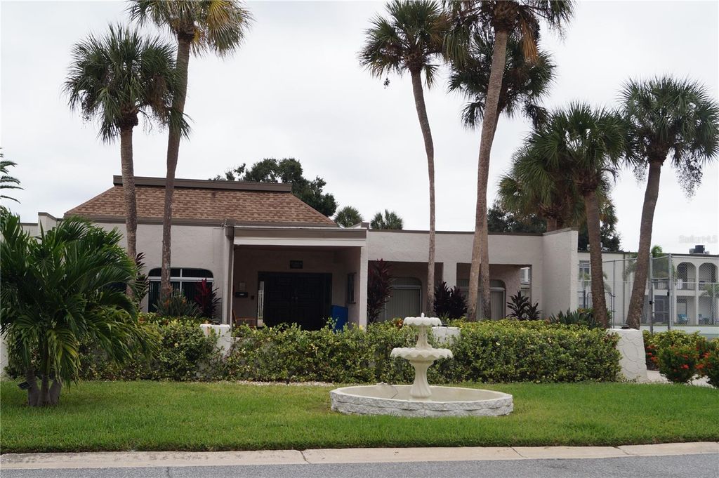7701 STARKEY ROAD 408, Seminole, FL 33777