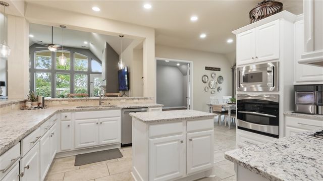 2501 Cedar Path Court, Friendswood, TX 77546