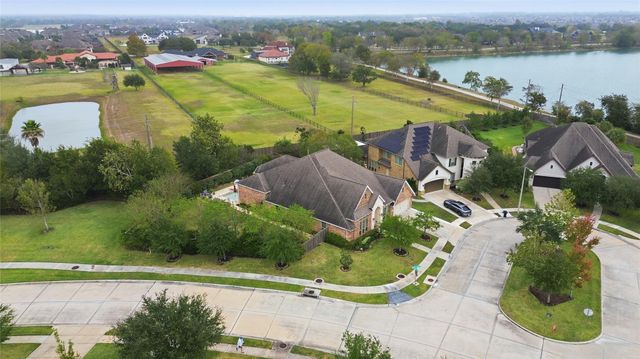 2501 Cedar Path Court, Friendswood, TX 77546