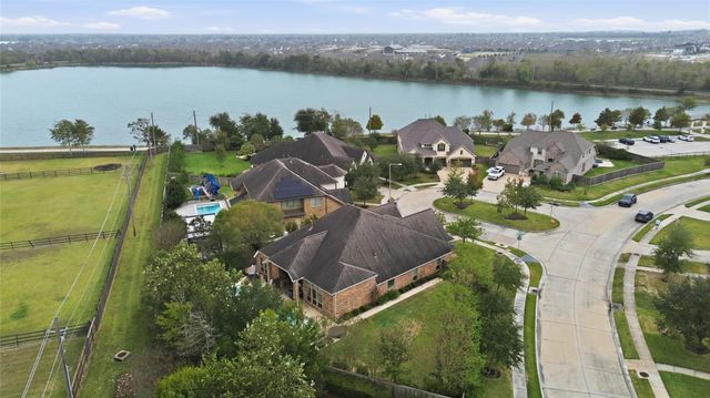 2501 Cedar Path Court, Friendswood, TX 77546