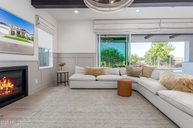 17336 W CRAWFORDSVILLE Drive, Surprise, AZ 85388