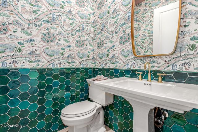 17336 W CRAWFORDSVILLE Drive, Surprise, AZ 85388