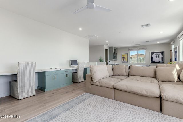 17336 W CRAWFORDSVILLE Drive, Surprise, AZ 85388