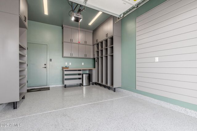 17336 W CRAWFORDSVILLE Drive, Surprise, AZ 85388