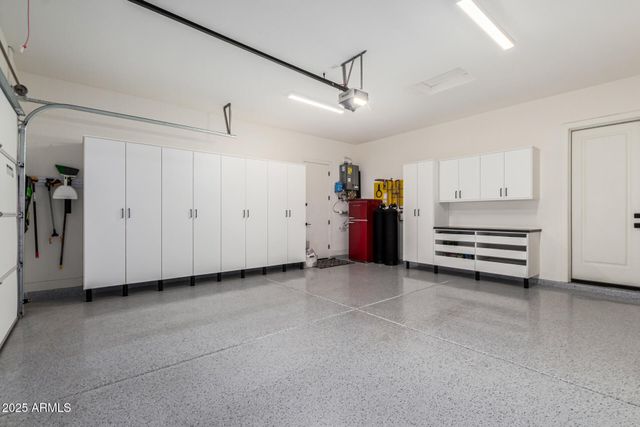 17336 W CRAWFORDSVILLE Drive, Surprise, AZ 85388