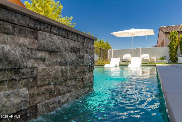 17336 W CRAWFORDSVILLE Drive, Surprise, AZ 85388