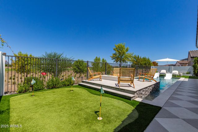 17336 W CRAWFORDSVILLE Drive, Surprise, AZ 85388