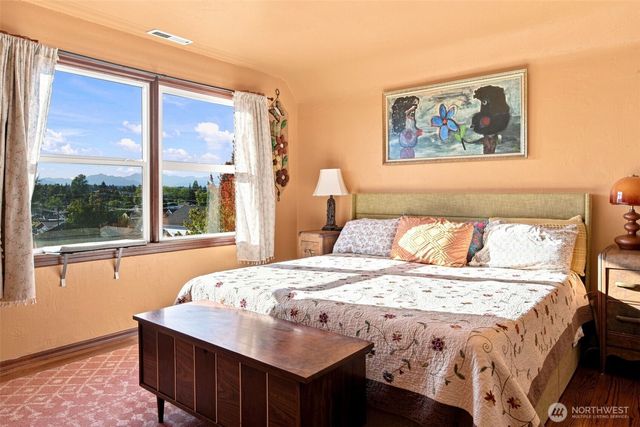 912 Pacific Avenue, Bremerton, WA 98337