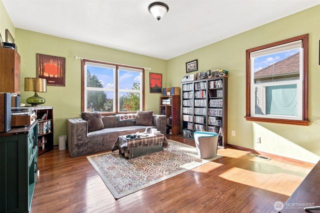 912 Pacific Avenue, Bremerton, WA 98337