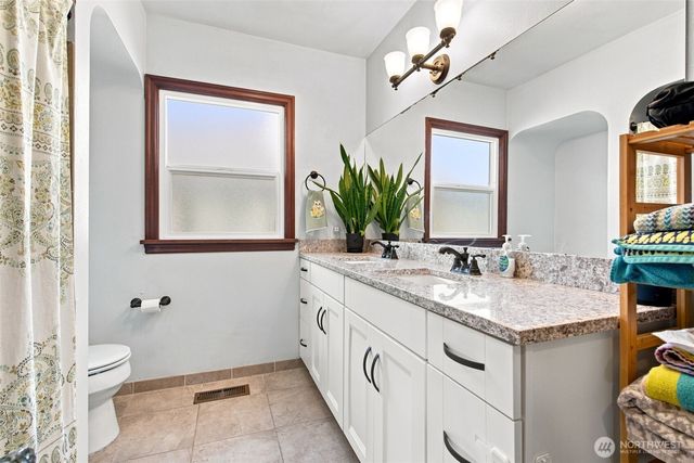 912 Pacific Avenue, Bremerton, WA 98337
