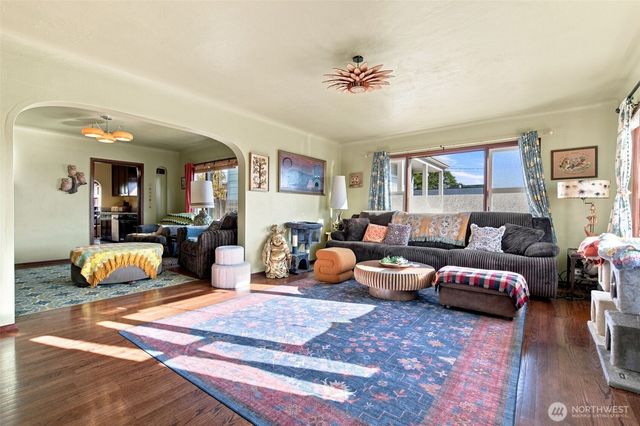 912 Pacific Avenue, Bremerton, WA 98337