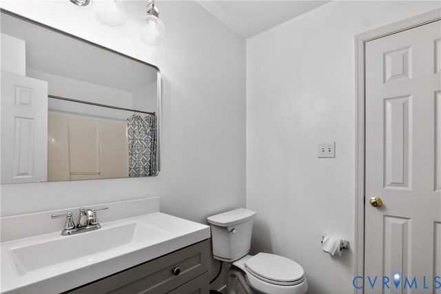 4809 Hearthstone Rd, Glen Allen, VA 23059