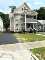 822 Bedford Road, Schenectady, NY 12308