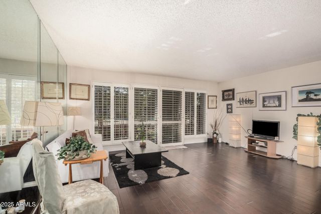 6118 N 12TH Place 2, Phoenix, AZ 85014