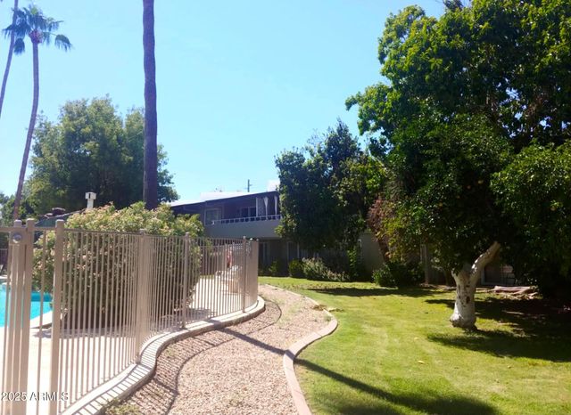 6118 N 12TH Place 2, Phoenix, AZ 85014