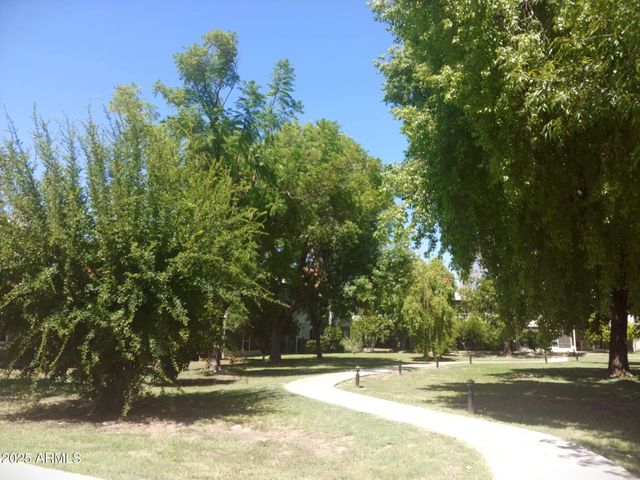 6118 N 12TH Place 2, Phoenix, AZ 85014