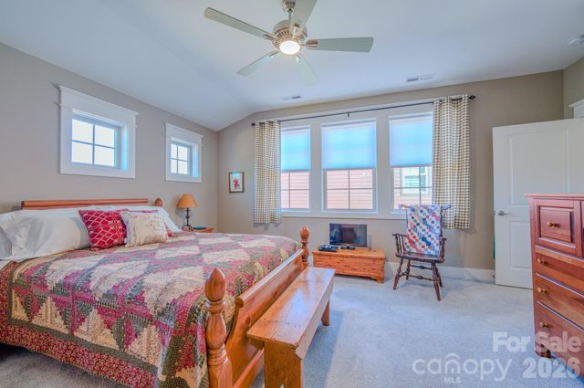 560 Sweet Birch Park Lane, Black Mountain, NC 28711