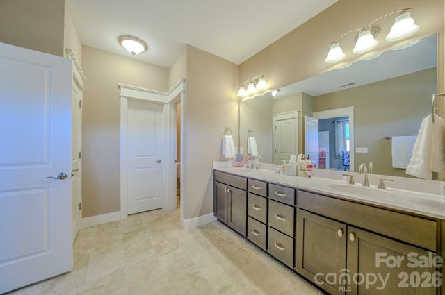 560 Sweet Birch Park Lane, Black Mountain, NC 28711