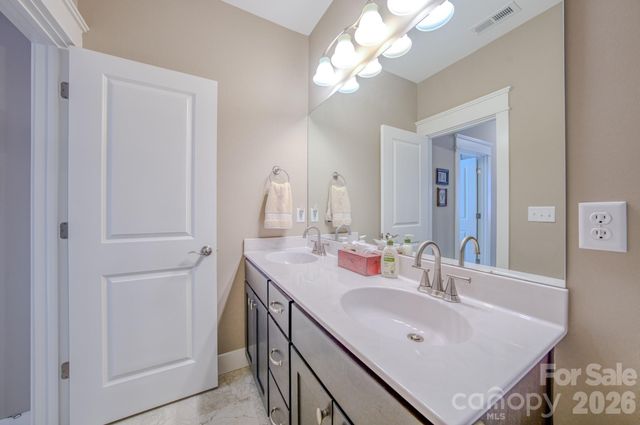 560 Sweet Birch Park Lane, Black Mountain, NC 28711