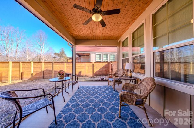 560 Sweet Birch Park Lane, Black Mountain, NC 28711