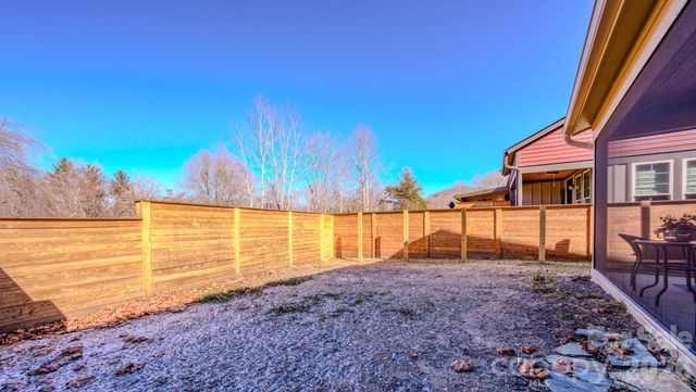 560 Sweet Birch Park Lane, Black Mountain, NC 28711