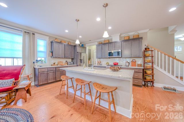 560 Sweet Birch Park Lane, Black Mountain, NC 28711